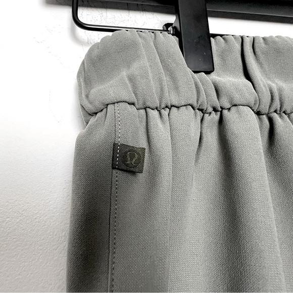 Lululemon Noir Crop Waist Tie Removed High Rise Relaxed Fit Pant in Grey Sage - Picture 12 of 14